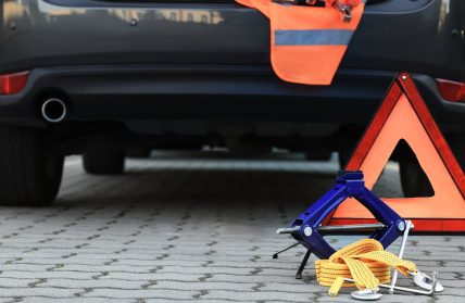 Zestaw ratunkowy do auta co ma zawierać