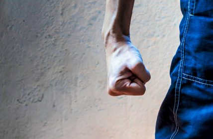 Psychologia agresora Psychologia agresora - jak reagować